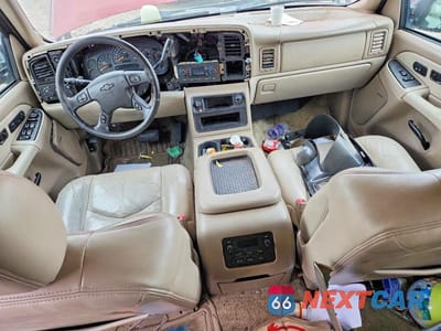 Zdjęcie 8 z 12 samochodu: 2003 CHEVROLET SUBURBAN K1500 VIN:1GNFK16Z33J159598 - miniatura