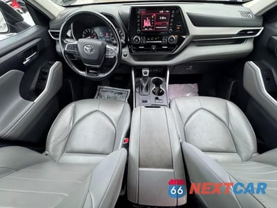 Zdjęcie 9 z 10 samochodu: 2021 TOYOTA HIGHLANDER XLE VIN:5TDGZRAH2MS516067 - miniatura