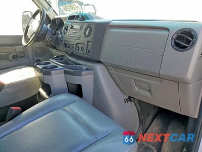 Zdjęcie 8 z 12 samochodu: 2018 FORD E350 BOX TRUCK VIN:1FDWE3FS4JDC33374 - miniatura