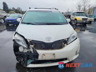 Piąte zdjęcie samochodu w środku: 2015 TOYOTA SIENNA XLE 7-PASSENGER VIN:5TDDK3DC4FS119497 - miniatura