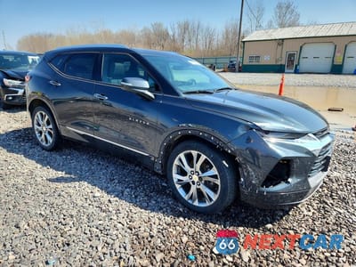 Czwarte zdjęcie samochodu z boku: 2019 CHEVROLET BLAZER PREMIER VIN:3GNKBFRSXKS598188 - miniatura