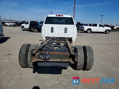 Zdjęcie 6 z 11 samochodu: 2022 CHEVROLET SILVERADO HD TRUCK CAB AND CHASSIS VIN:1GB3WRE74NF187693 - miniatura