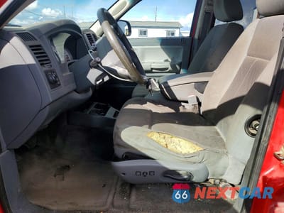 Zdjęcie 7 z 13 samochodu: 2005 DODGE DAKOTA QUAD SLT VIN:1D7HW48N85S245901 - miniatura