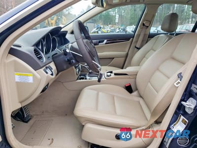 Zdjęcie 7 z 13 samochodu: 2013 MERCEDES-BENZ C 300 4MATIC VIN:WDDGF8AB8DG129750 - miniatura