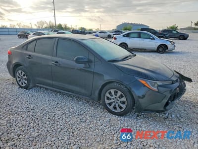 Czwarte zdjęcie samochodu z boku: 2022 TOYOTA COROLLA LE VIN:JTDEPMAEXNJ195724 - miniatura