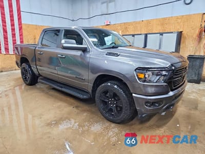 Czwarte zdjęcie samochodu z boku: 2021 RAM 1500 BIG HORN VIN:1C6SRFFT2MN767366 - miniatura