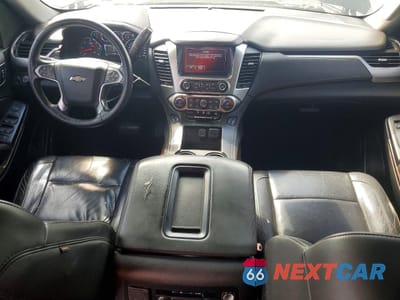 Zdjęcie 8 z 13 samochodu: 2018 CHEVROLET SUBURBAN C1500 LT VIN:1GNSCHKC0JR251692 - miniatura