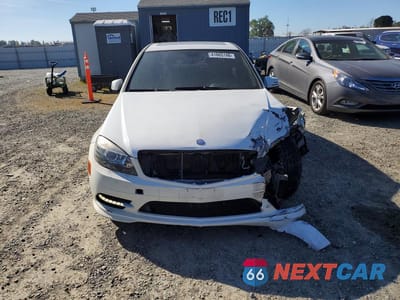 Piąte zdjęcie samochodu w środku: 2011 MERCEDES-BENZ C 300 VIN:WDDGF5EBXBR158287 - miniatura