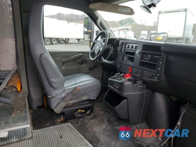 Piąte zdjęcie samochodu w środku: 2017 CHEVROLET EXPRESS G4500 VIN:1GB6GUBG9H1196036 - miniatura