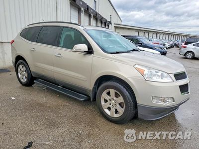 Czwarte zdjęcie samochodu z boku: 2011 CHEVROLET TRAVERSE LT VIN:1GNKRGED1BJ397337 - miniatura