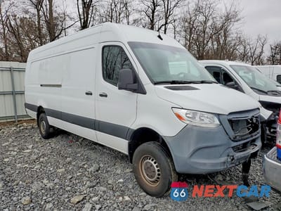 Czwarte zdjęcie samochodu z boku: 2019 MERCEDES BENZ SPRINTER 2500 DELIVERY VAN VIN:WD4FF1CD2KT009190 - miniatura