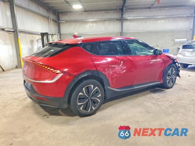 Trzecie zdjęcie samochodu z tyłu: 2024 KIA EV6 WIND VIN:KNDC34LA4R5198615 - miniatura