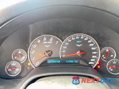 Zdjęcie 8 z 10 samochodu: 2006 CHEV CORVETTE VIN:1G1YY36U865107812 - miniatura