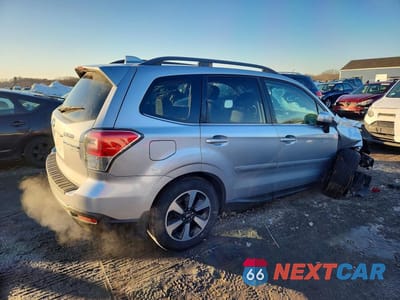 Trzecie zdjęcie samochodu z tyłu: 2017 SUBARU FORESTER 2.5I LIMITED VIN:JF2SJAJC7HH412726 - miniatura