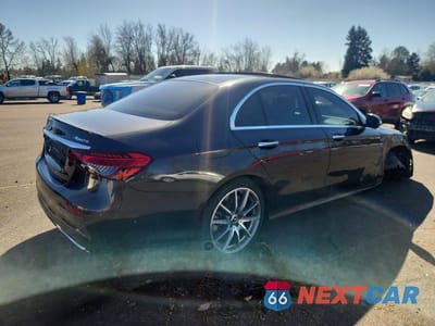 Trzecie zdjęcie samochodu z tyłu: 2021 MERCEDES-BENZ E 450 4MATIC VIN:W1KZF5KB7MA905049 - miniatura