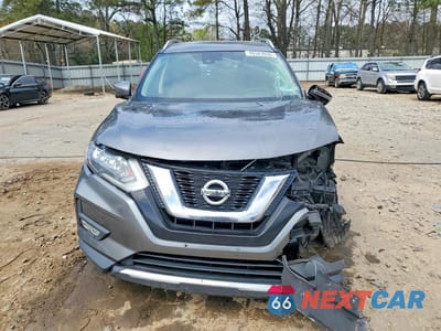 Piąte zdjęcie samochodu w środku: 2017 NISSAN ROGUE SL VIN:JN8AT2MV4HW018124 - miniatura