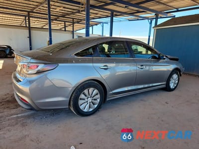 Trzecie zdjęcie samochodu z tyłu: 2017 HYUNDAI SONATA HYBRID SE VIN:KMHE24L35HA071077 - miniatura