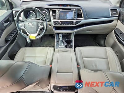 Zdjęcie 8 z 14 samochodu: 2018 TOYOTA HIGHLANDER XLE VIN:5TDJZRFHXJS548923 - miniatura