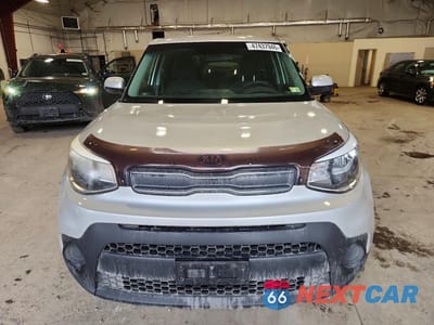 Piąte zdjęcie samochodu w środku: 2018 KIA SOUL BASE VIN:KNDJN2A27J7609841 - miniatura
