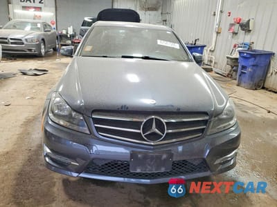 Piąte zdjęcie samochodu w środku: 2014 MERCEDES-BENZ C 300 4MATIC VIN:WDDGF8AB1EA933117 - miniatura