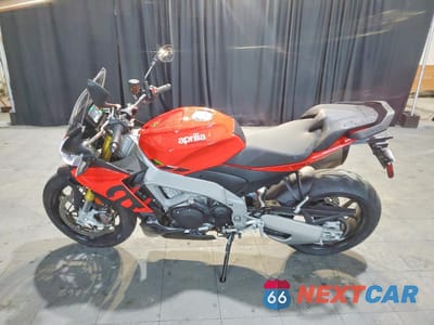 Trzecie zdjęcie samochodu z tyłu: 2024 APRILIA TUONO V4 1100 VIN:ZD4KZUA05RS001039 - miniatura