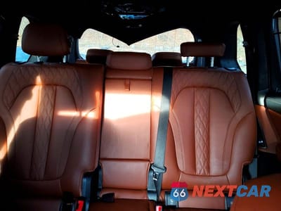 Zdjęcie 10 z 12 samochodu: 2024 BMW X7 M60I VIN:5UX33EM09R9S33863 - miniatura