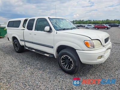 Czwarte zdjęcie samochodu z boku: 2002 TOYOTA TUNDRA SR5 V8 VIN:5TBBT441X2S325080 - miniatura