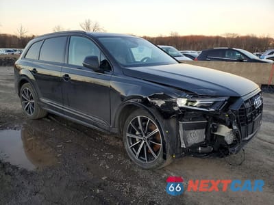 Czwarte zdjęcie samochodu z boku: 2023 AUDI Q7 PREMIUM PLUS VIN:WA1LXBF70PD008749 - miniatura