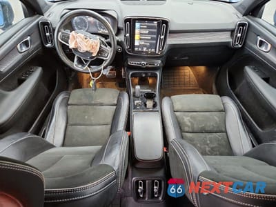Zdjęcie 8 z 13 samochodu: 2020 VOLVO XC40 T5 R-DESIGN VIN:YV4162UM2L2203327 - miniatura