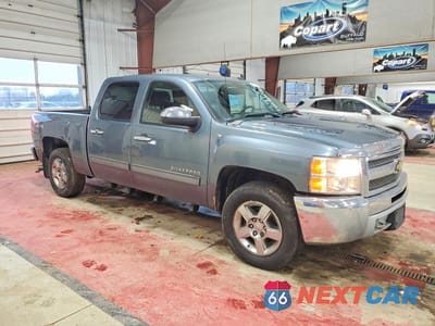 Czwarte zdjęcie samochodu z boku: 2013 CHEVROLET SILVERADO K1500 LT VIN:3GCPKSE71DG119106 - miniatura