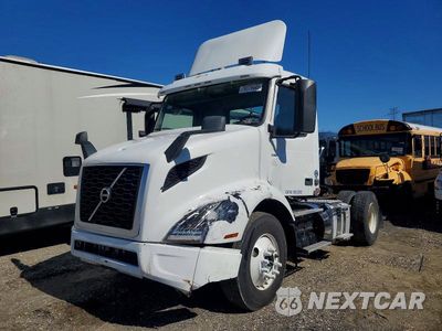Drugie zdjęcie samochodu z przodu: 2019 VOLVO VNR SEMI TRUCK VIN:4V4W19DF4KN217894 - miniatura