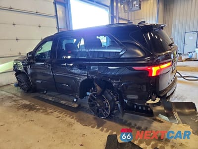 Drugie zdjęcie samochodu z przodu: 2024 TOYOTA SEQUOIA PLATINUM VIN:7SVAAABA9RX046854 - miniatura