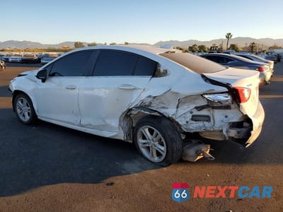 Drugie zdjęcie samochodu z przodu: 2018 CHEVROLET CRUZE LT VIN:1G1BE5SM9J7192253 - miniatura