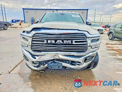 Piąte zdjęcie samochodu w środku: 2022 RAM 3500 LARAMIE VIN:3C63RRJL0NG102361 - miniatura