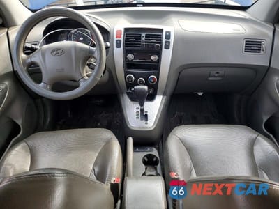 Zdjęcie 8 z 13 samochodu: 2006 HYUNDAI TUCSON GL VIN:KM8JM72D46U302096 - miniatura