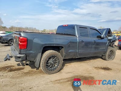 Trzecie zdjęcie samochodu z tyłu: 2019 CHEVROLET SILVERADO LD C1500 LT VIN:2GCRCPEC7K1129354 - miniatura
