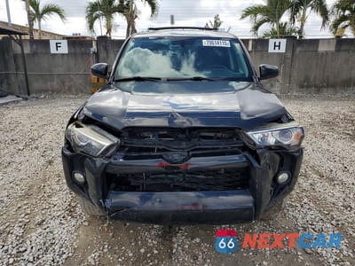 Piąte zdjęcie samochodu w środku: 2015 TOYOTA 4RUNNER SR5 VIN:JTEBU5JR6F5240930 - miniatura