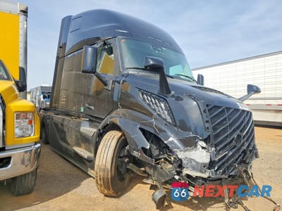 2025 VOLVO VN VNL 4V4BC9EH0SN695867 - główne zdjęcie licytacji z USA - miniatura