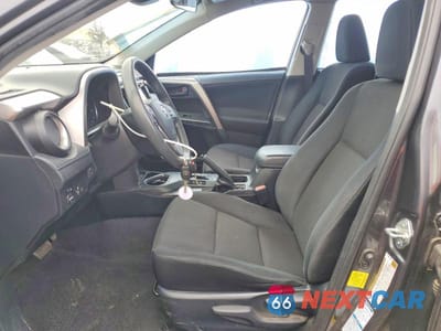 Zdjęcie 7 z 13 samochodu: 2018 TOYOTA RAV4 LE VIN:JTMBFREV2JJ221661 - miniatura