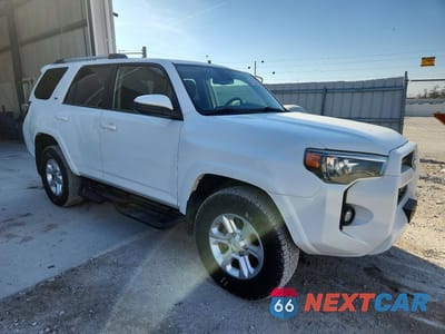 Czwarte zdjęcie samochodu z boku: 2021 TOYOTA 4RUNNER SR5 VIN:JTEMU5JR6M5952246 - miniatura