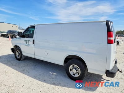 Drugie zdjęcie samochodu z przodu: 2018 CHEVROLET EXPRESS 2500 CARGO UTILITY / SERVICE VAN VIN:1GCWGAFP7J1237791 - miniatura