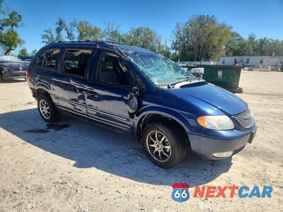 Czwarte zdjęcie samochodu z boku: 2002 CHRYSLER TOWN & COUNTRY LIMITED VIN:2C8GP64L12R670620 - miniatura