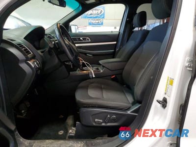 Zdjęcie 7 z 12 samochodu: 2017 FORD EXPLORER XLT VIN:1FM5K8D81HGB71112 - miniatura