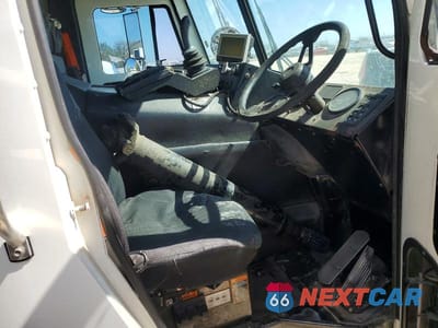 Piąte zdjęcie samochodu w środku: 2016 MACK LEU613 REFUSE TRUCK VIN:1M2AU04CXGM010434 - miniatura