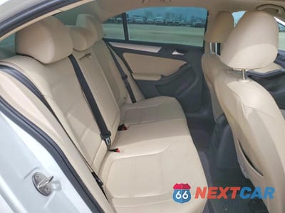 Zdjęcie 10 z 12 samochodu: 2018 VOLKSWAGEN JETTA SEL VIN:3VWL17AJ5JM211295 - miniatura