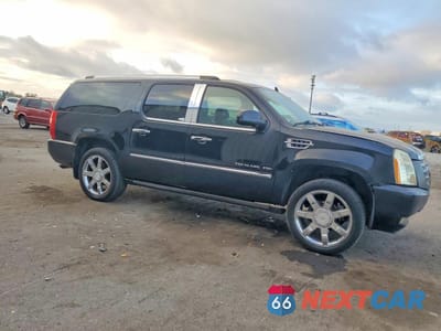 Czwarte zdjęcie samochodu z boku: 2011 CADILLAC ESCALADE ESV PREMIUM VIN:1GYS3JEF8BR254325 - miniatura