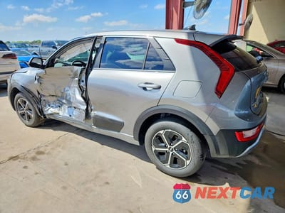 Drugie zdjęcie samochodu z przodu: 2026 KIA NIRO LX VIN:KNDCP3LE2T5339819 - miniatura