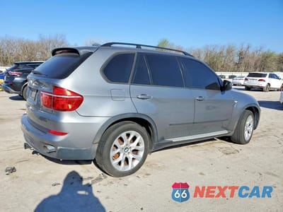 Trzecie zdjęcie samochodu z tyłu: 2012 BMW X5 XDRIVE35I VIN:5UXZV4C5XCL750398 - miniatura