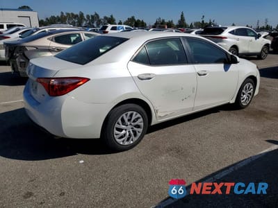 Trzecie zdjęcie samochodu z tyłu: 2017 TOYOTA COROLLA LE VIN:5YFBURHE3HP684898 - miniatura