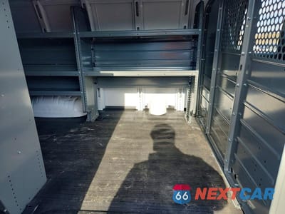 Zdjęcie 11 z 12 samochodu: 2025 CHEVROLET EXPRESS 2500 CARGO UTILITY / SERVICE VAN VIN:1GCWGAFP6S1189430 - miniatura